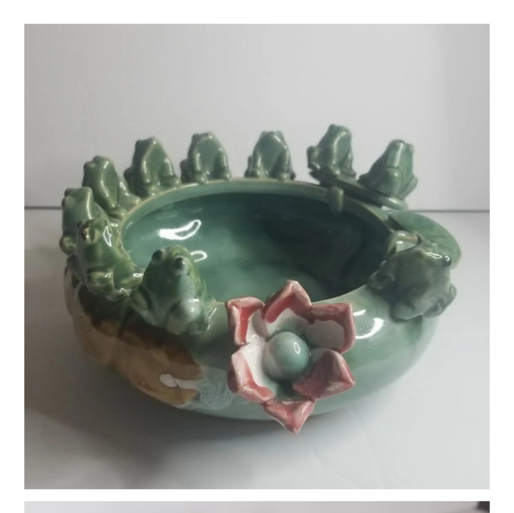 Frog planter